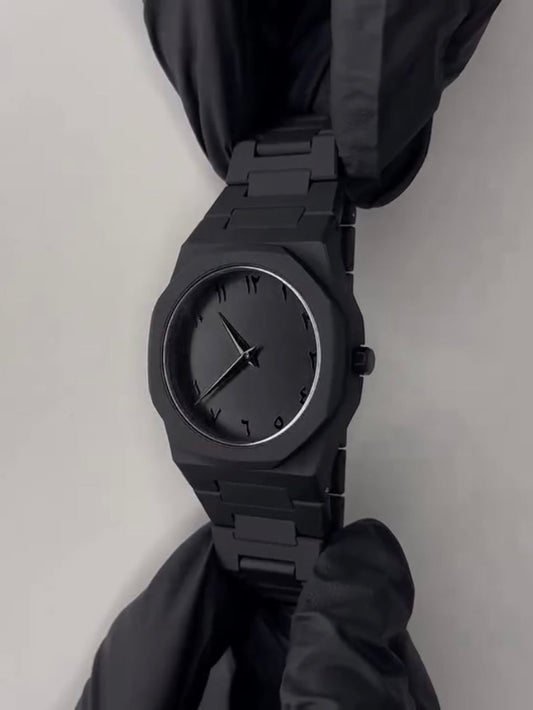 Black Minimalist Analog Wrist Aura Watch